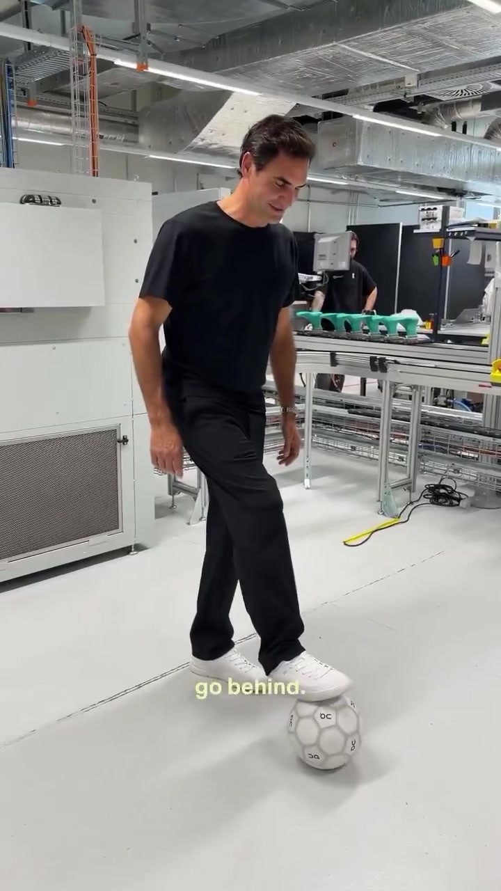 网球天王费德勒向亨利请教足球花活！一学就会直接震惊亨利！⚽